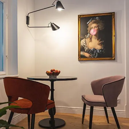 Chez Les Amis - Adults Only