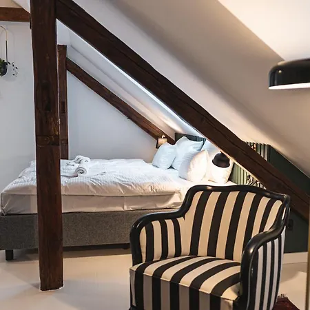 Chez Les Amis - Adults Only 4*