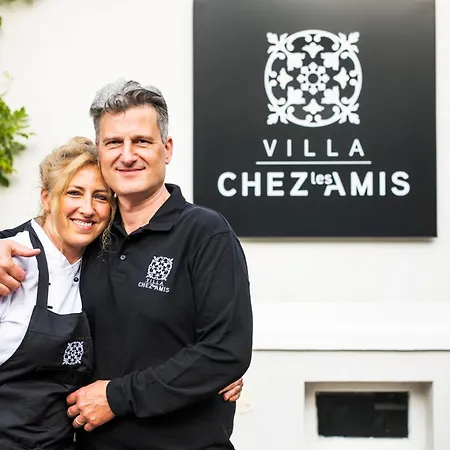 بيت ضيافة Chez Les Amis - Adults Only بالاتونزيبيد