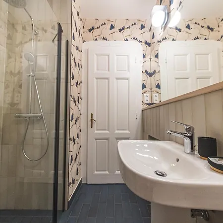 بيت ضيافة Chez Les Amis - Adults Only 4*