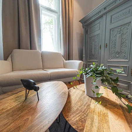 Chez Les Amis - Adults Only 4* بالاتونزيبيد