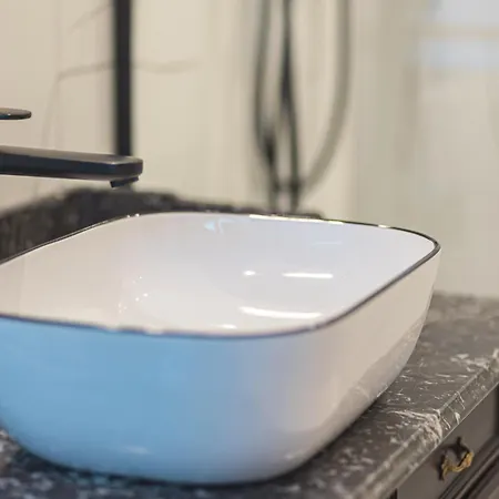 Chez Les Amis - Adults Only بيت ضيافة 4*