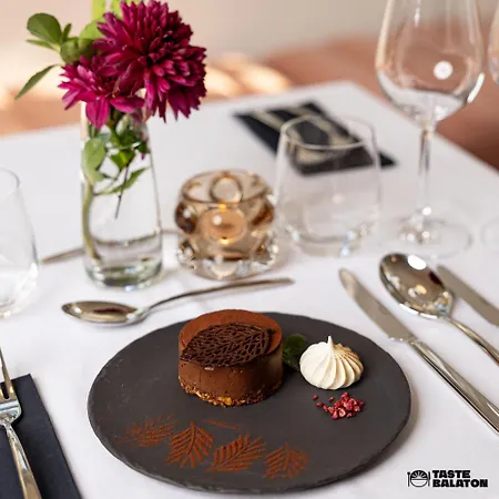 Chez Les Amis - Adults Only بالاتونزيبيد