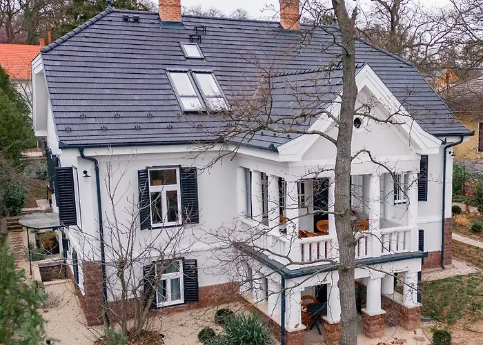 Chez Les Amis - Adults Only 招待所 鲍洛通塞派兹德