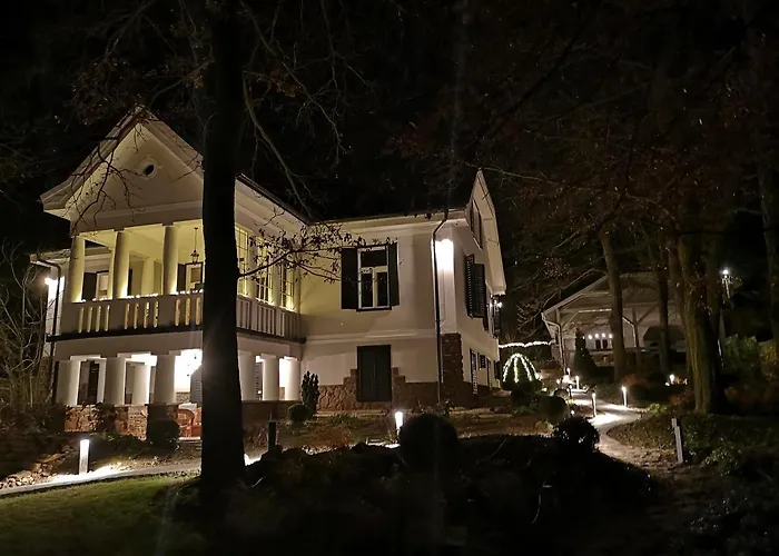 Chez Les Amis - Adults Only 招待所 4*