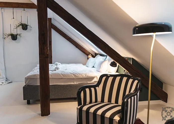 Chez Les Amis - Adults Only 4*