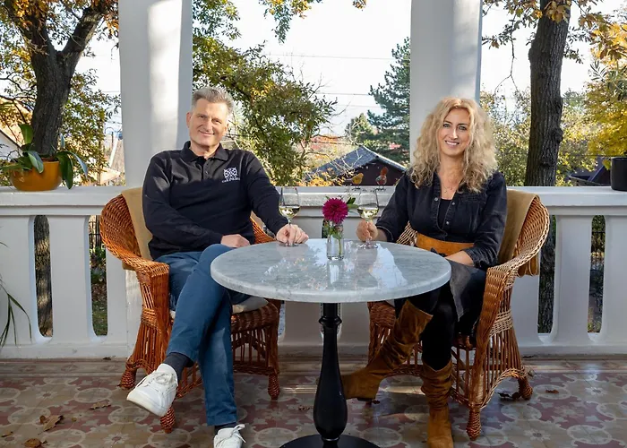 בית הארחה Chez Les Amis - Adults Only 4*